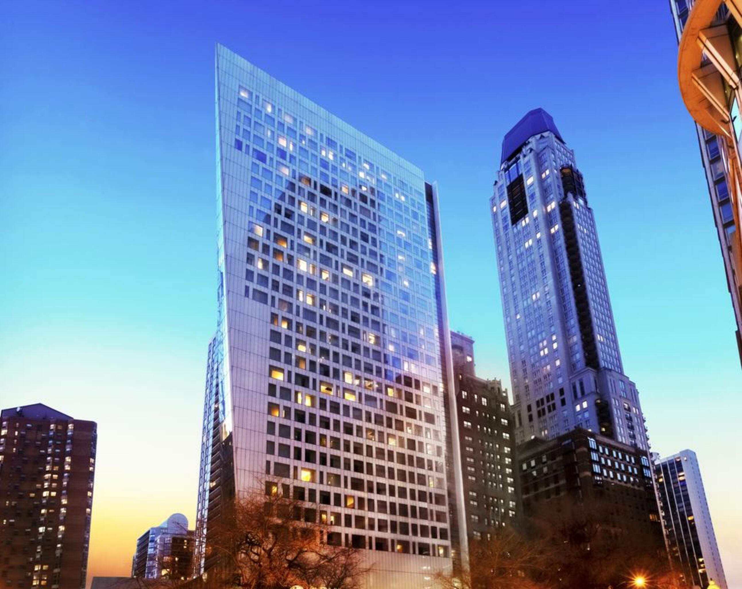 Hotel Sofitel Chicago Magnificent Mile Exterior foto The Standard East Village