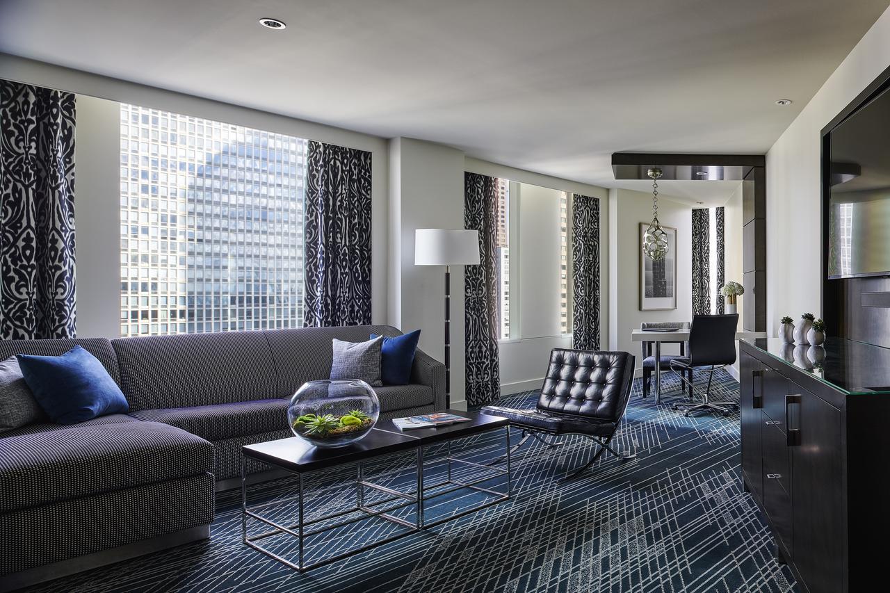 Hotel Sofitel Chicago Magnificent Mile Exterior foto A suite at the London InterContinental